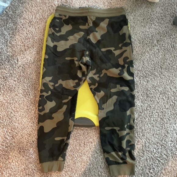 Guess camouflage pants - Picture 3 of 3